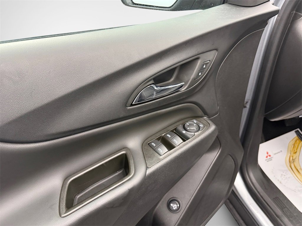 Used 2023 Chevrolet Equinox LT w/ Driver Convenience Package image 14