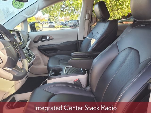 Used 2024 Chrysler Pacifica Touring-L FWD image 6