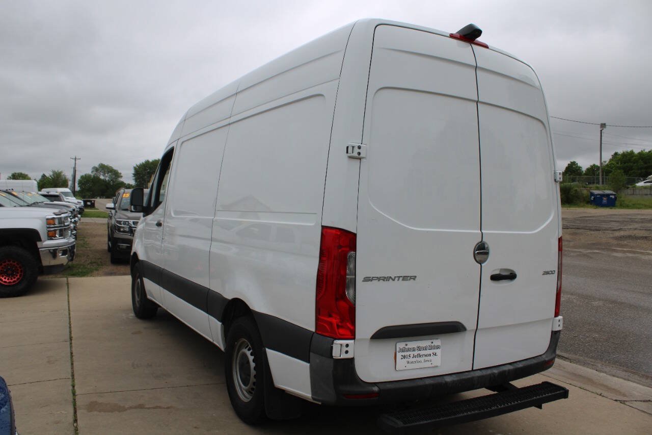 Used 2021 Freightliner Sprinter 2500 RWD image 6