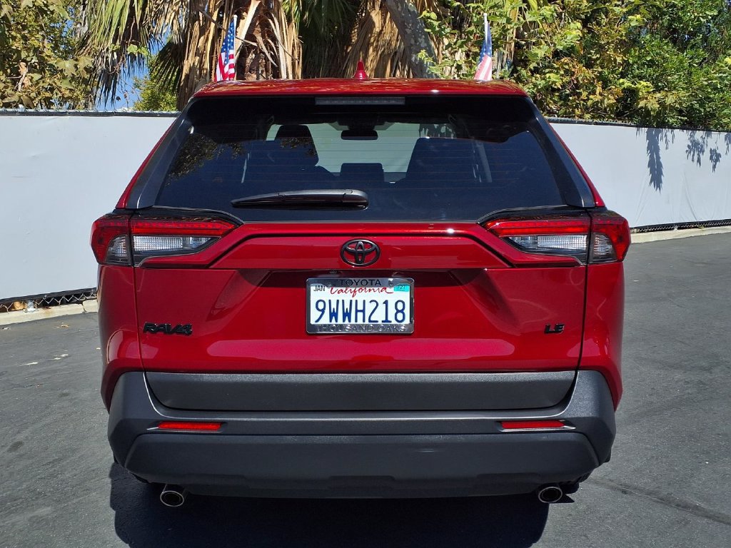 Certified 2025 Toyota RAV4 LE FWD image 8