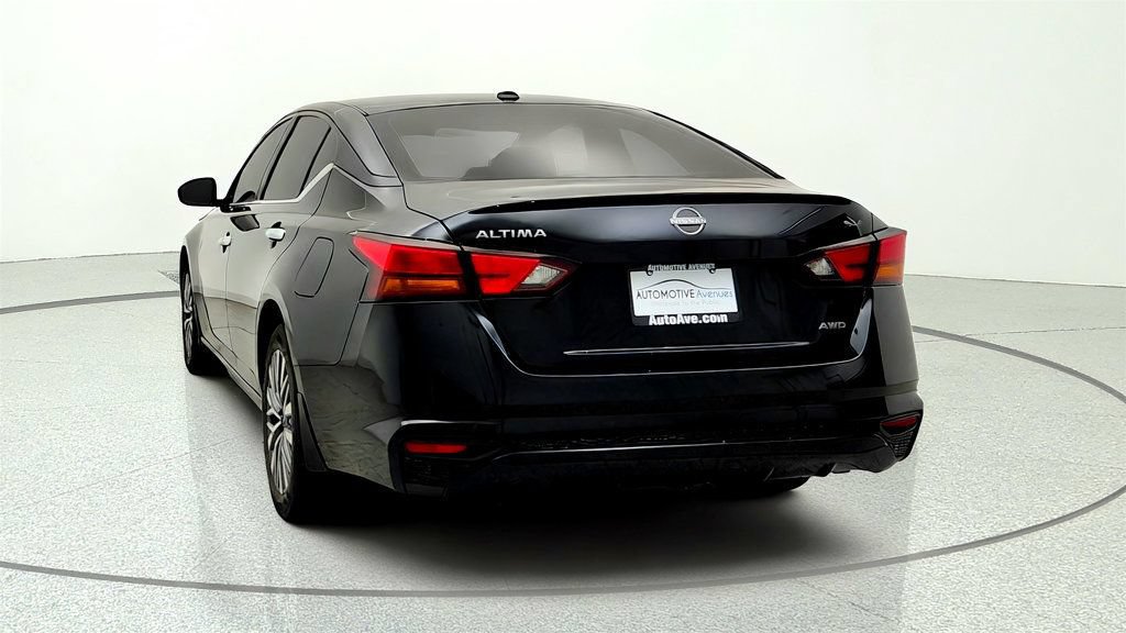 Used 2024 Nissan Altima 2.5 SV AWD/4WD image 6