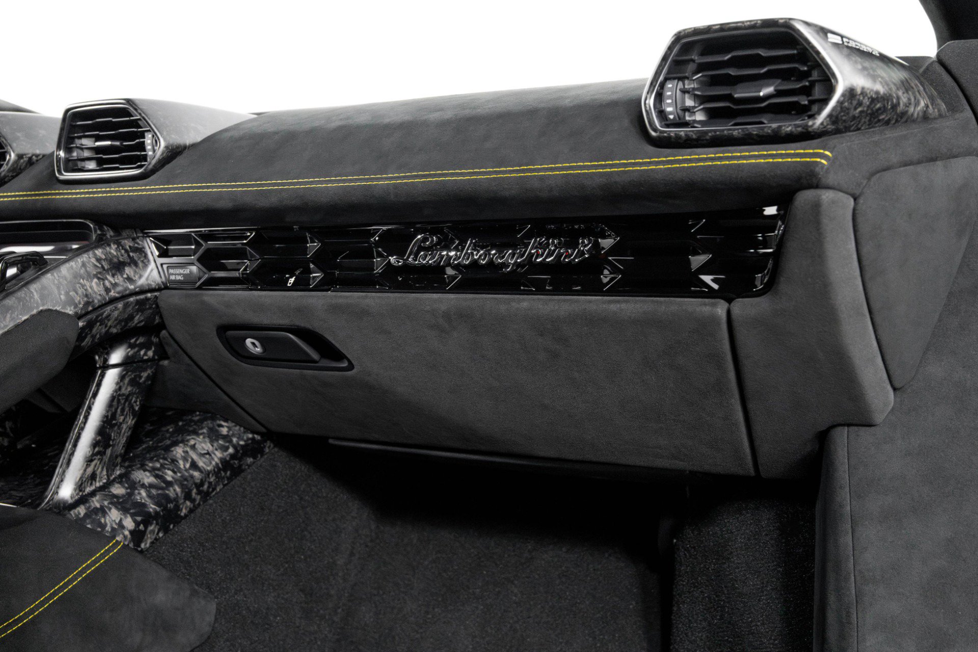 Used 2018 Lamborghini Huracan Performante image 38