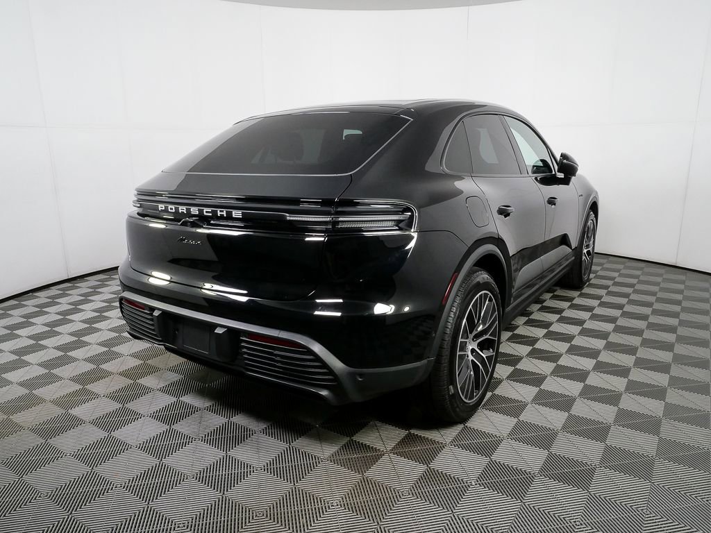 Used 2025 Porsche Macan Electric RWD image 30