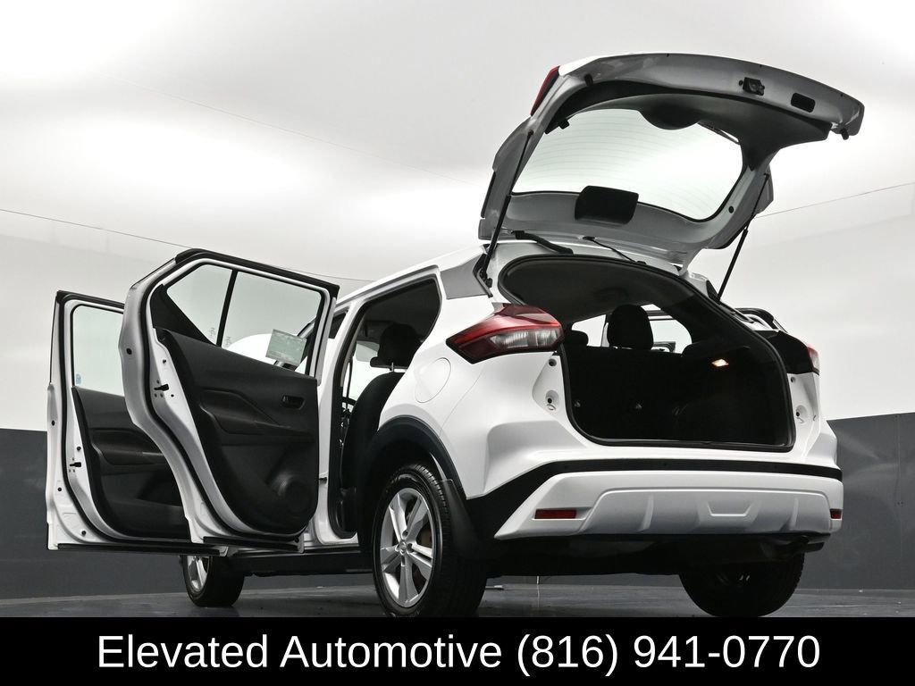 Used 2021 Nissan Kicks S FWD image 34