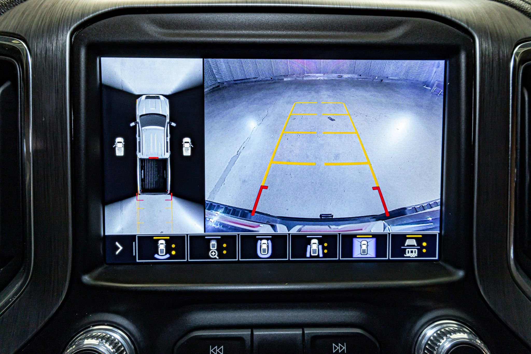 Used 2021 GMC Sierra 2500 Denali w/ Denali Black Diamond Edition image 18