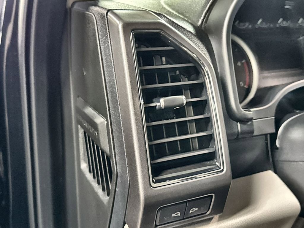 Used 2020 Ford F350 XLT w/ XLT Premium Package image 15