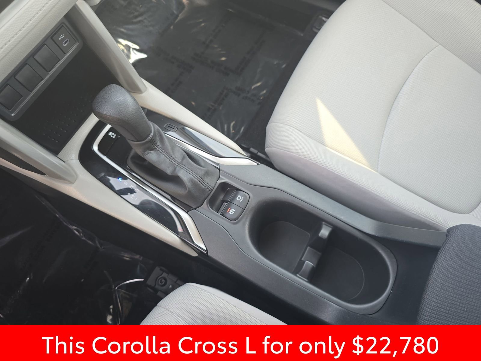 Used 2024 Toyota Corolla Cross L image 31