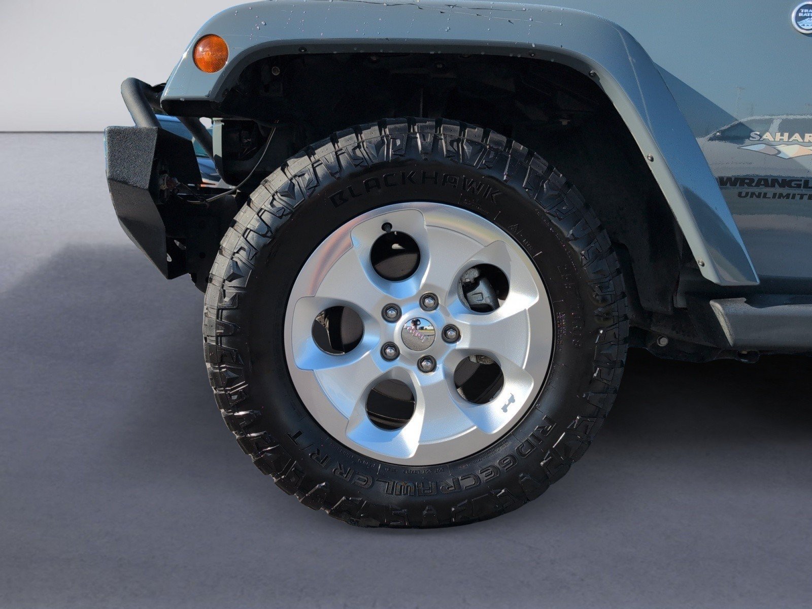 Used 2015 Jeep Wrangler Unlimited Sahara w/ Connectivity Group AWD/4WD image 25
