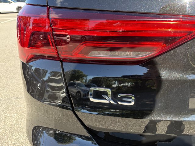 Used 2023 Audi Q3 2.0T Premium w/ Convenience Package AWD/4WD image 35