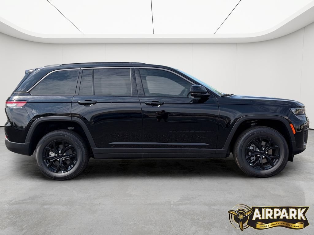 New 2026 Jeep Grand Cherokee Altitude AWD/4WD image 3