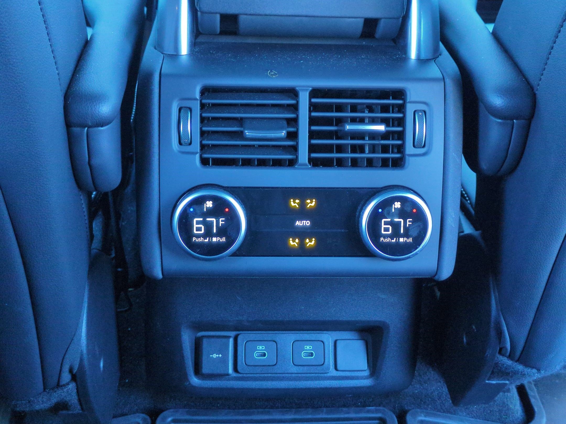 Used 2025 Land Rover Discovery S image 26