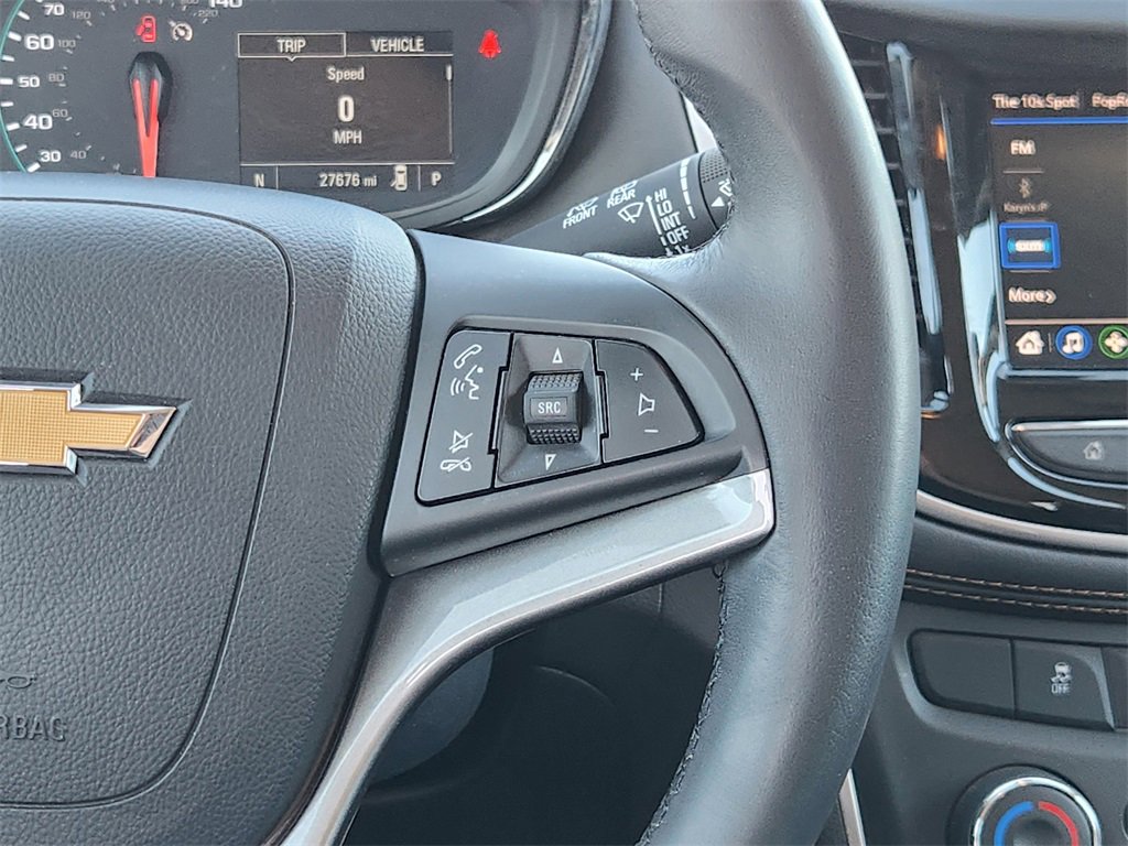 Used 2022 Chevrolet Trax LT w/ LT Convenience Package image 27