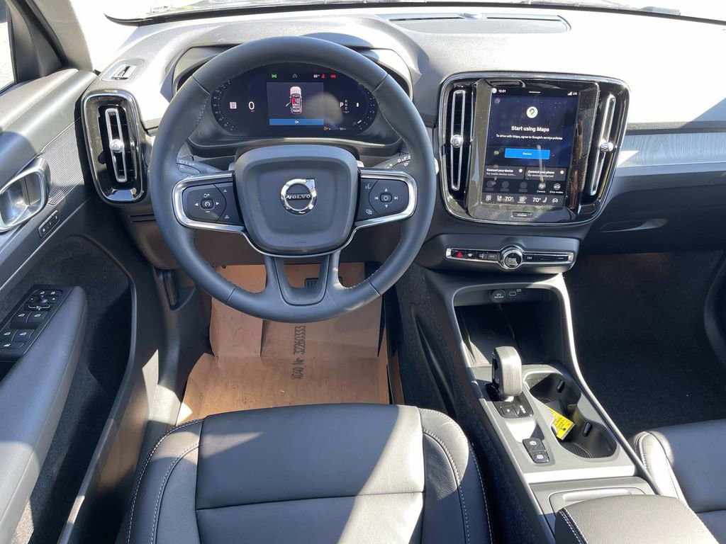 New 2026 Volvo XC40 B5 Core w/ Climate Package image 14