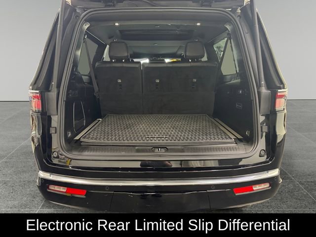 Used 2024 Jeep Wagoneer L Series III w/ Premium Group I image 15