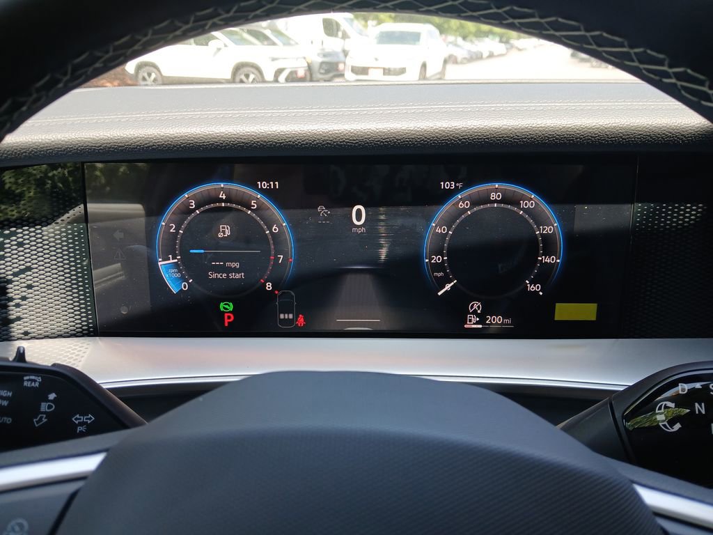 Used 2025 Volkswagen Tiguan SE image 17