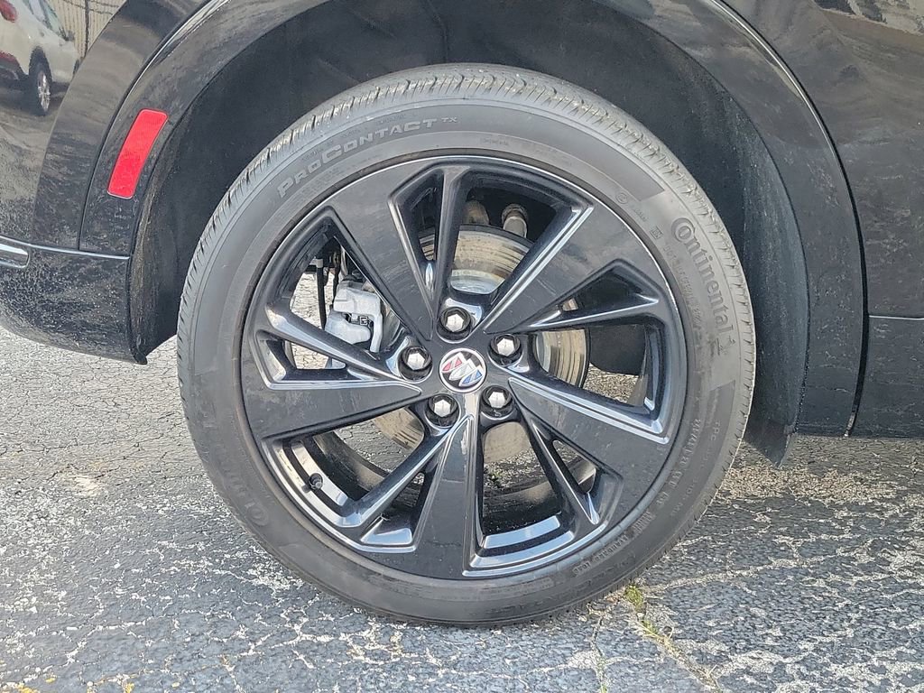 Used 2023 Buick Envision Essence w/ Sport Touring Package image 5