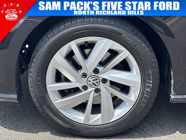 Used 2018 Volkswagen Passat 2.0T SE FWD image 19