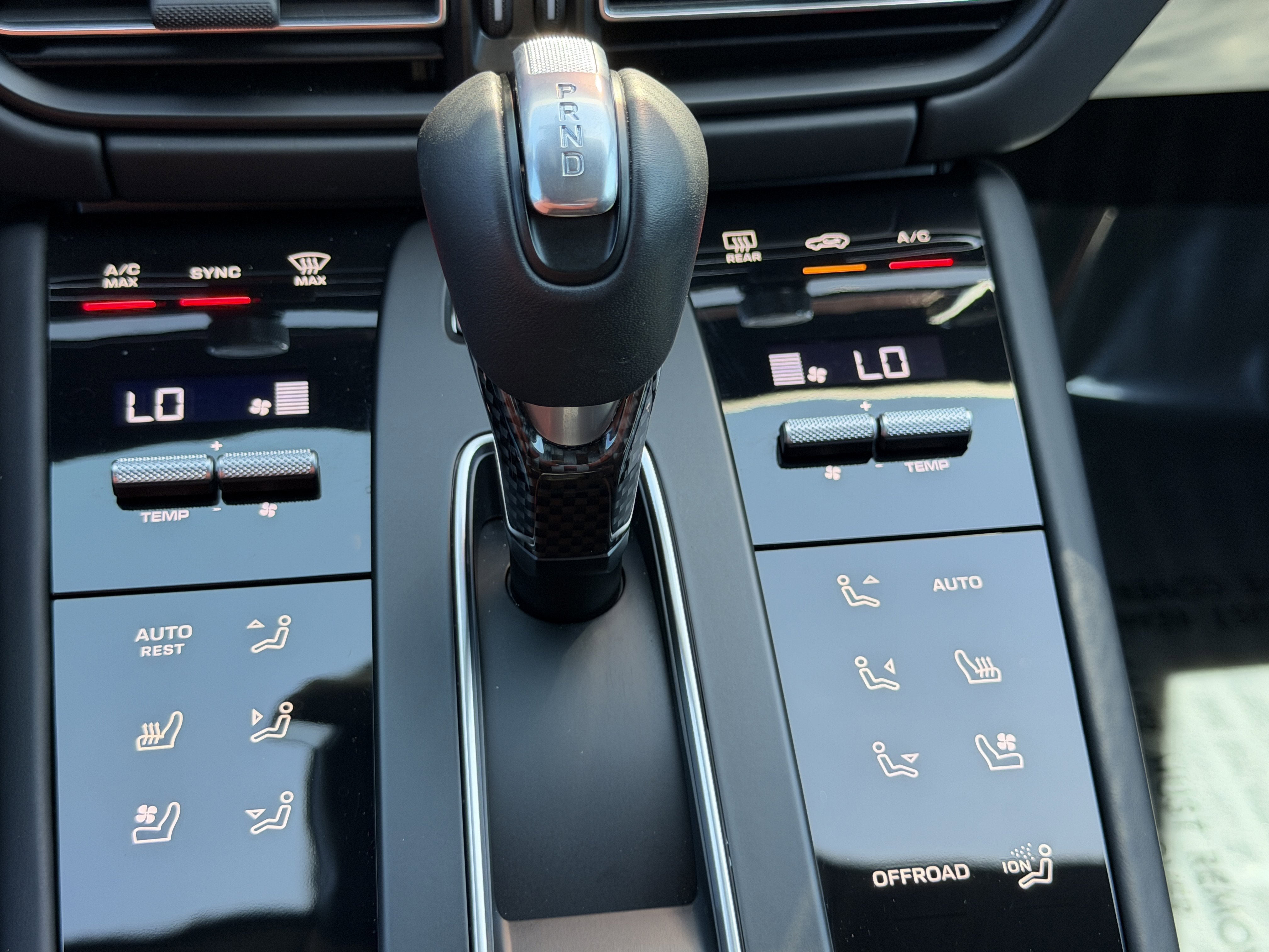 Certified 2025 Porsche Macan GTS image 30