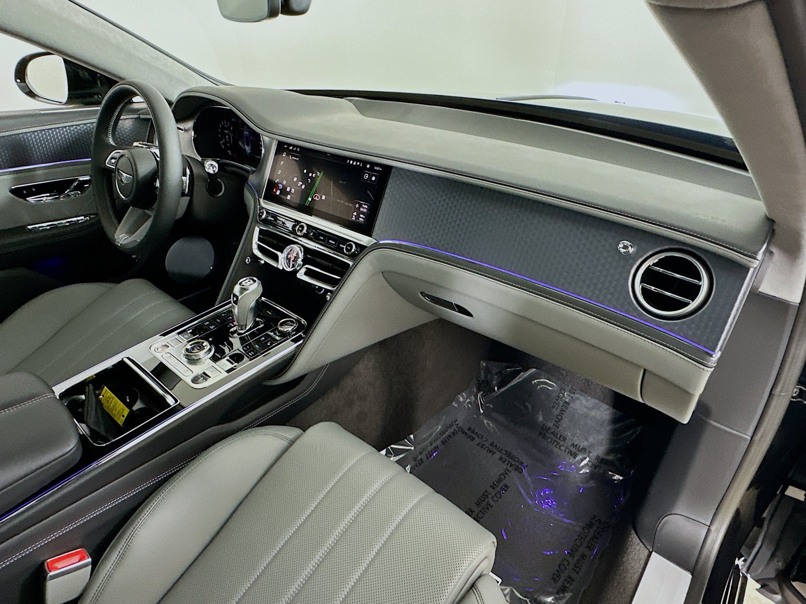 New 2026 Bentley Flying Spur V8 AWD/4WD image 2