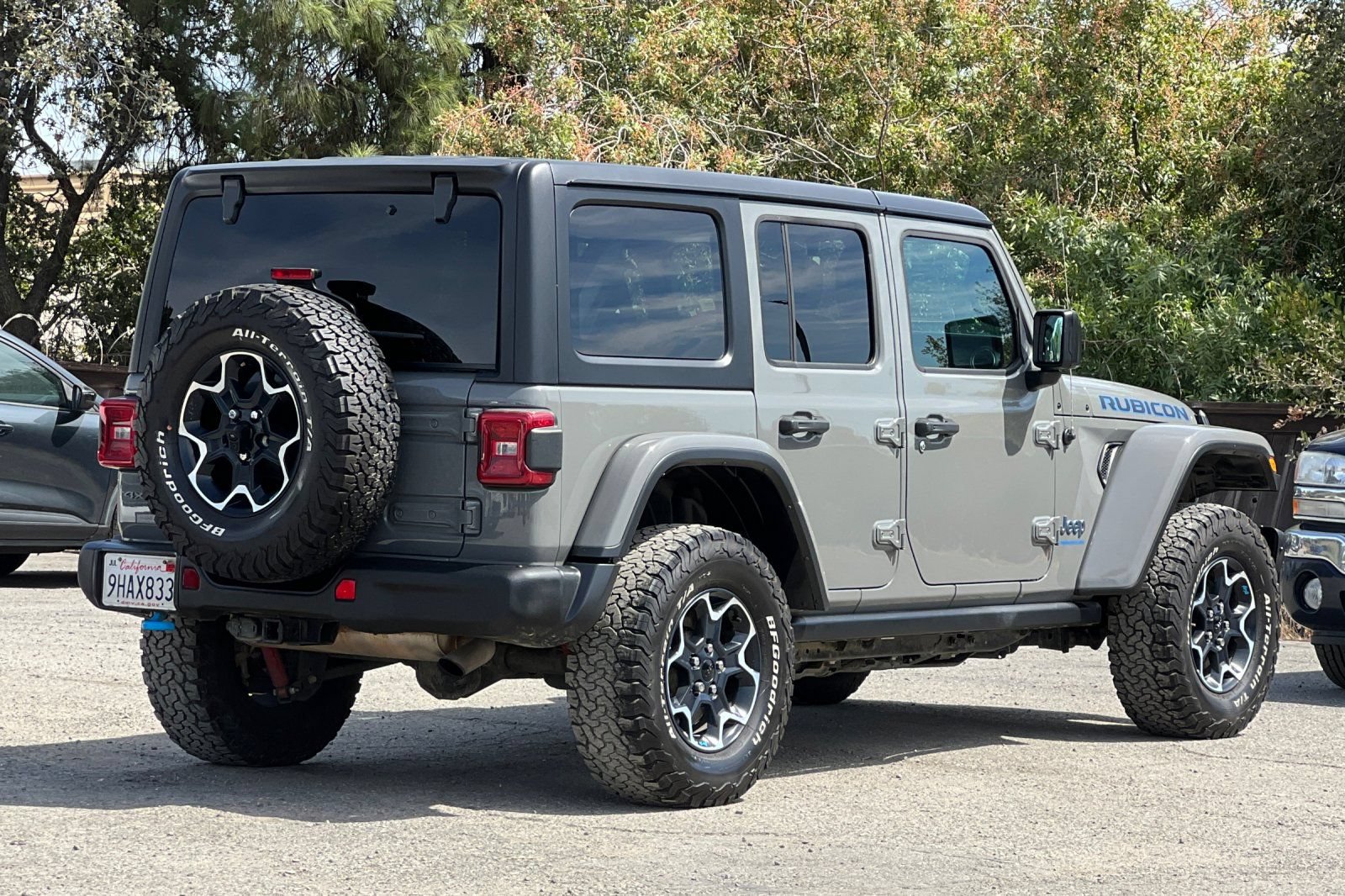 Used 2023 Jeep Wrangler Unlimited Rubicon 4xe w/ Steel Bumper Group AWD/4WD image 4
