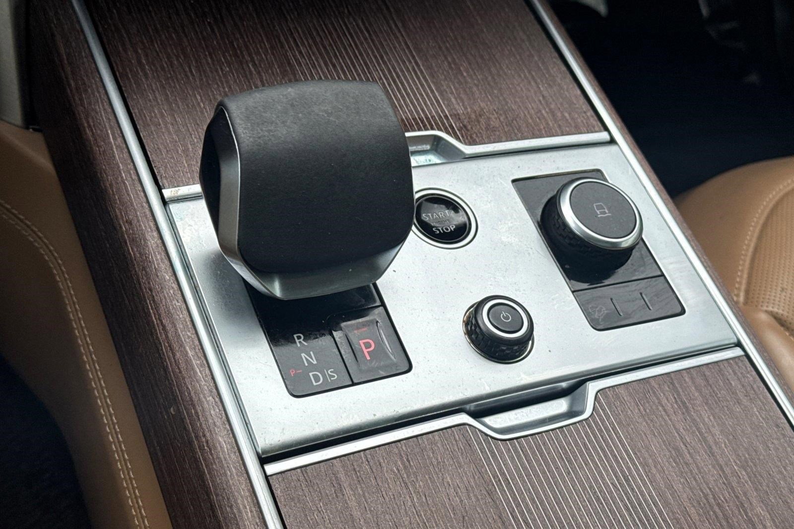 Used 2023 Land Rover Range Rover Long Wheelbase Autobiography image 18