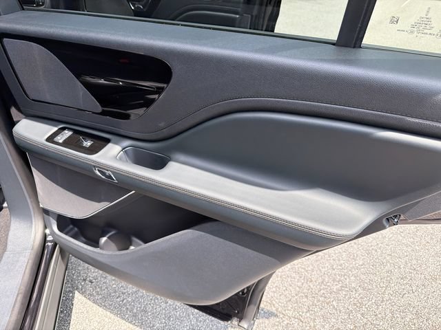 New 2026 Lincoln Aviator 2WD w/ Jet Appearance Package image 17