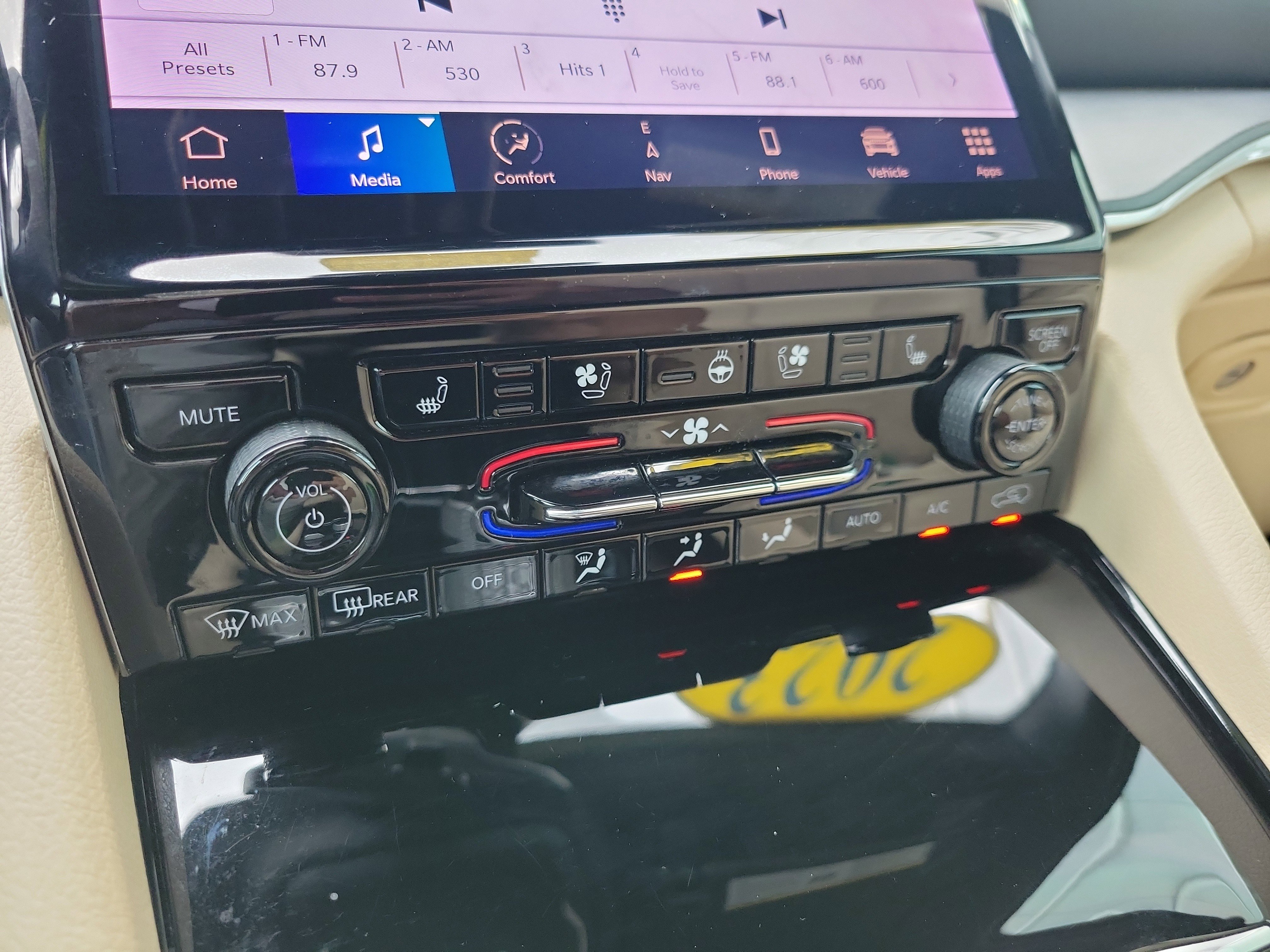 Used 2023 Jeep Grand Cherokee L Limited w/ Luxury Tech Group II AWD/4WD image 24