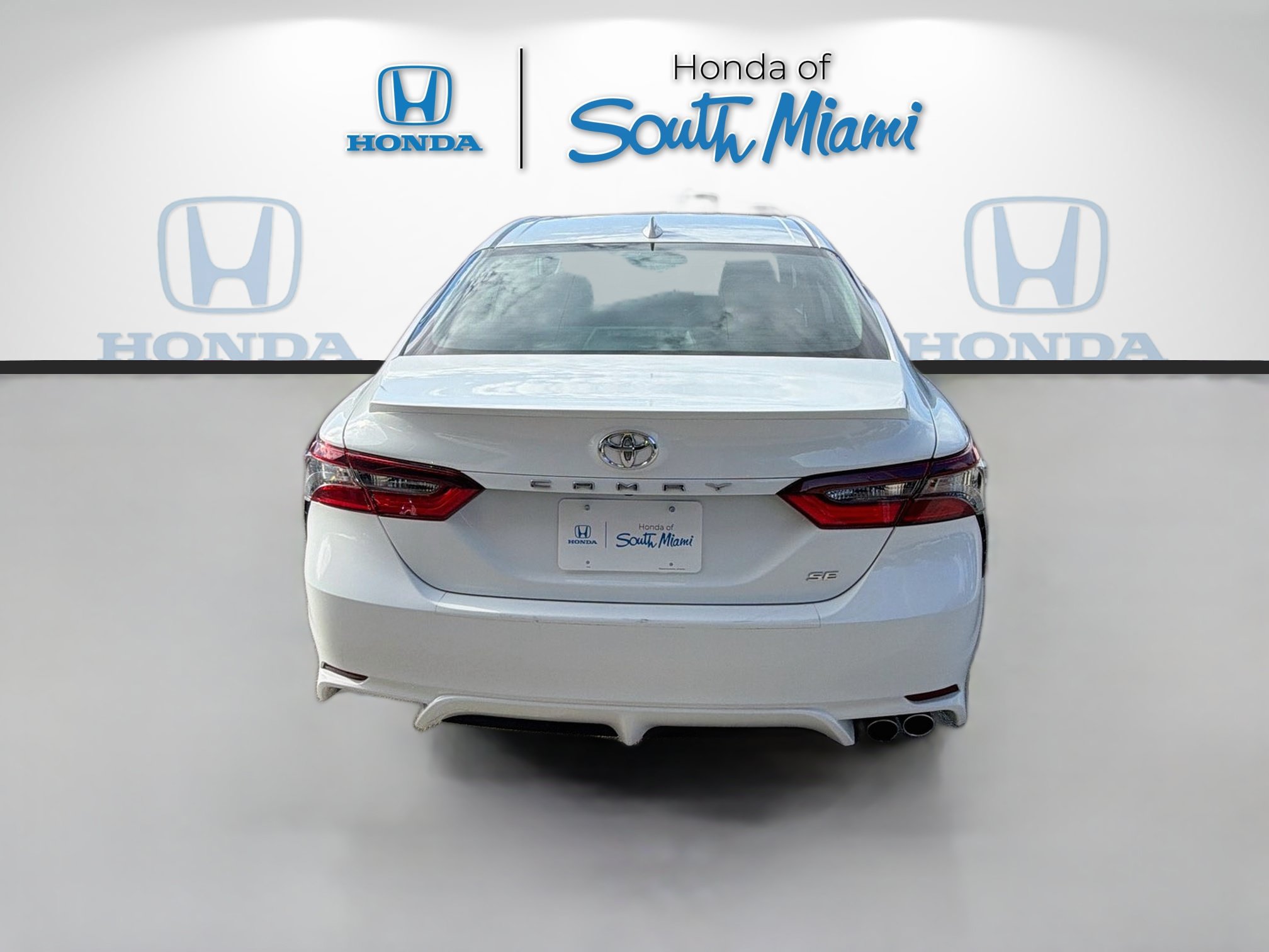 Used 2023 Toyota Camry SE FWD image 6
