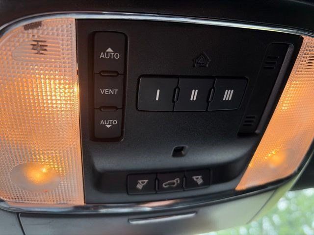Used 2021 Jeep Grand Cherokee Limited w/ Premium Lighting Group AWD/4WD image 26