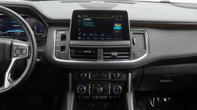 Used 2024 Chevrolet Suburban Premier AWD/4WD image 16