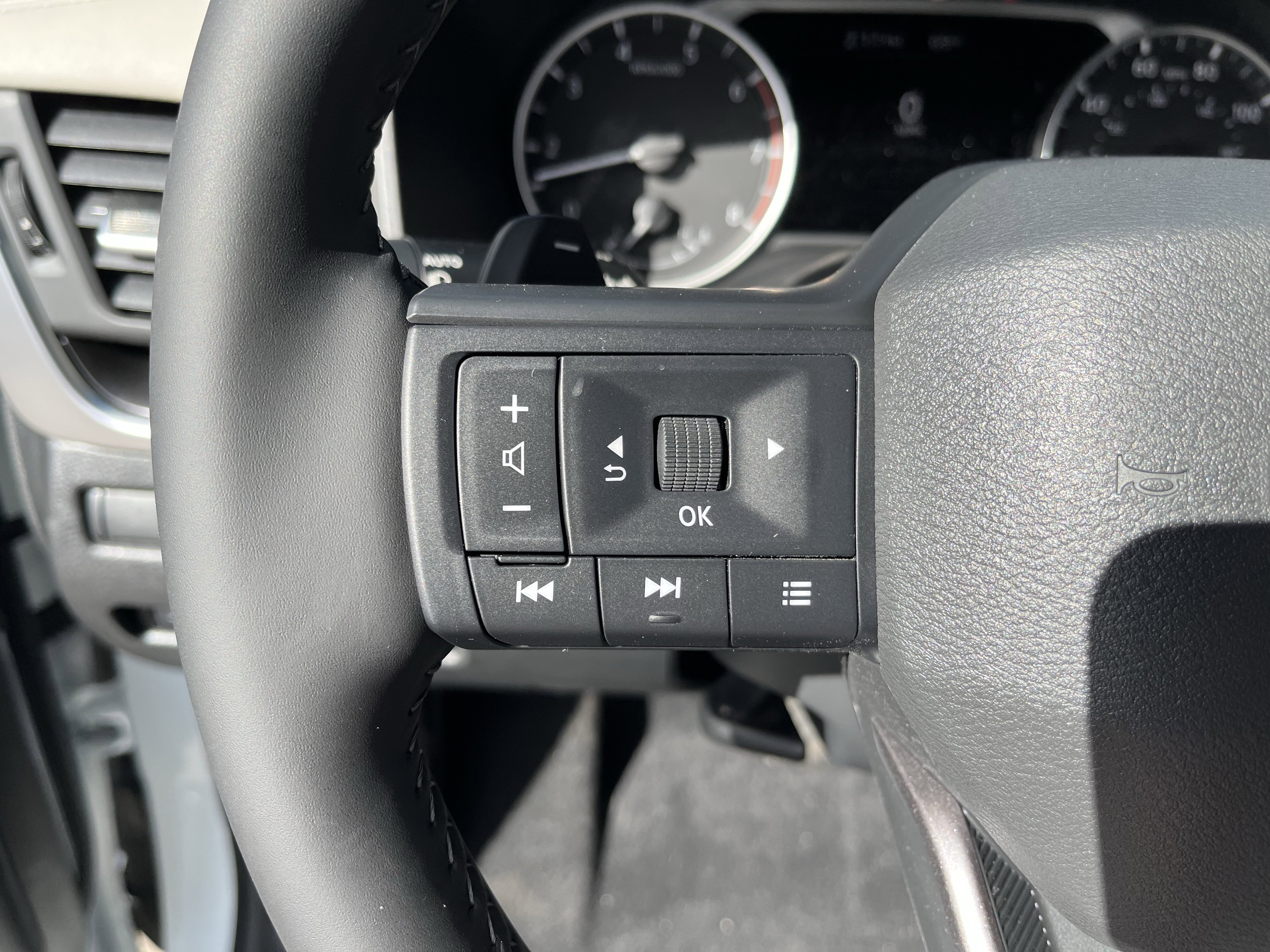 New 2026 Nissan Rogue SV image 15