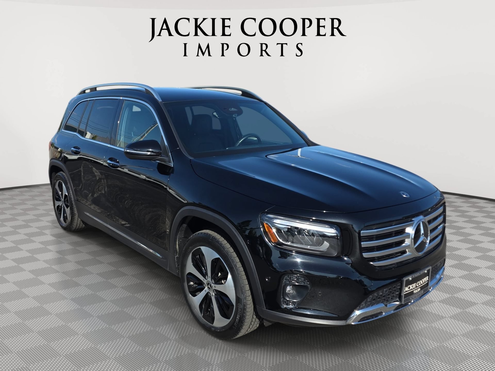 Used 2024 Mercedes-Benz GLB 250 image 3