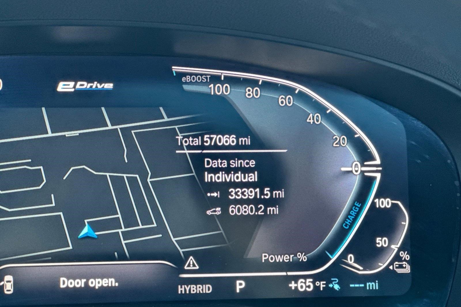 Used 2023 BMW 530e w/ Convenience Package image 34