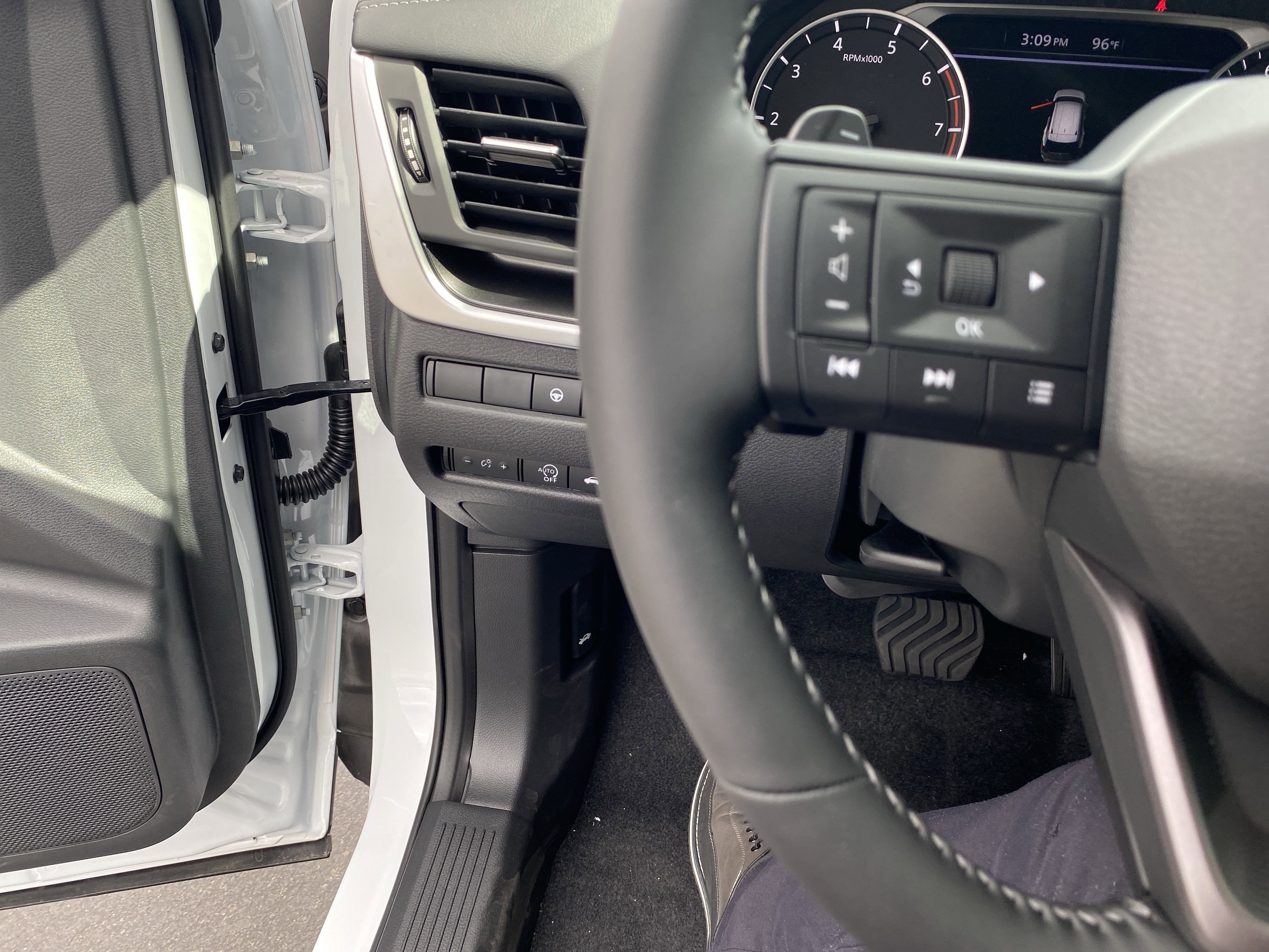 New 2025 Nissan Rogue SV w/ SV Premium Package image 11