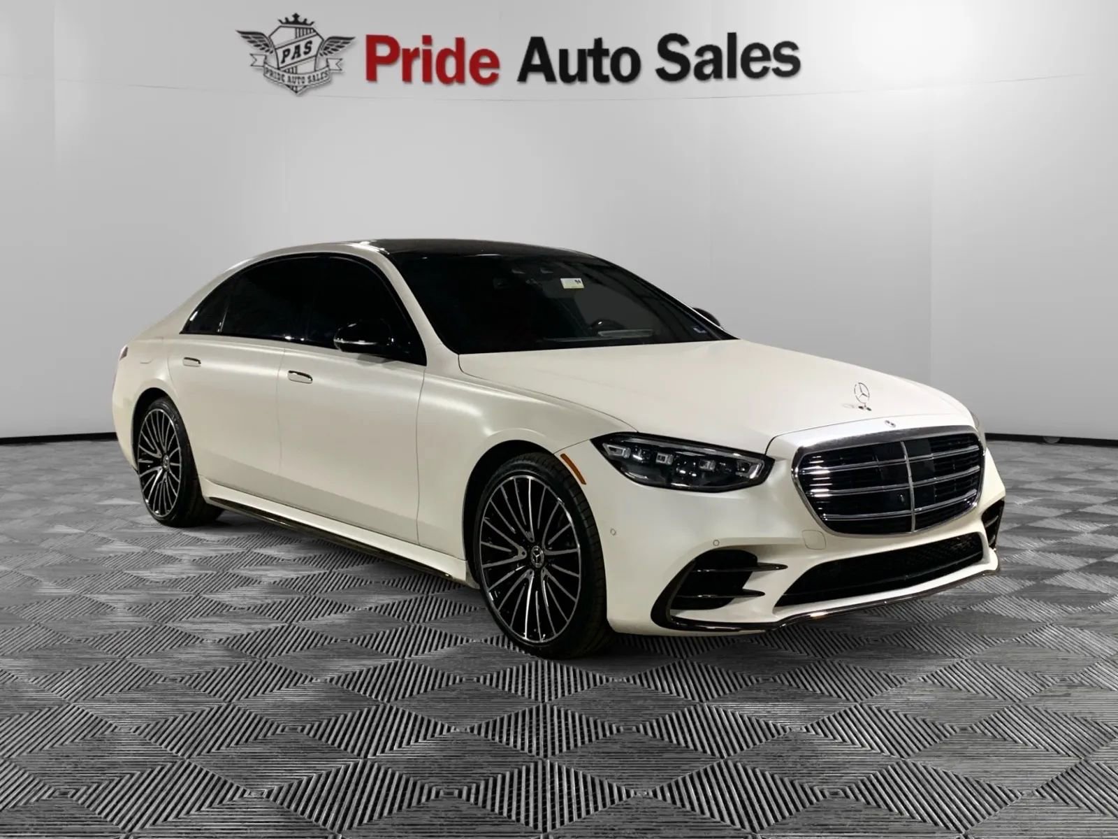 Used 2023 Mercedes-Benz S 580 4MATIC Sedan w/ AMG Line image 5