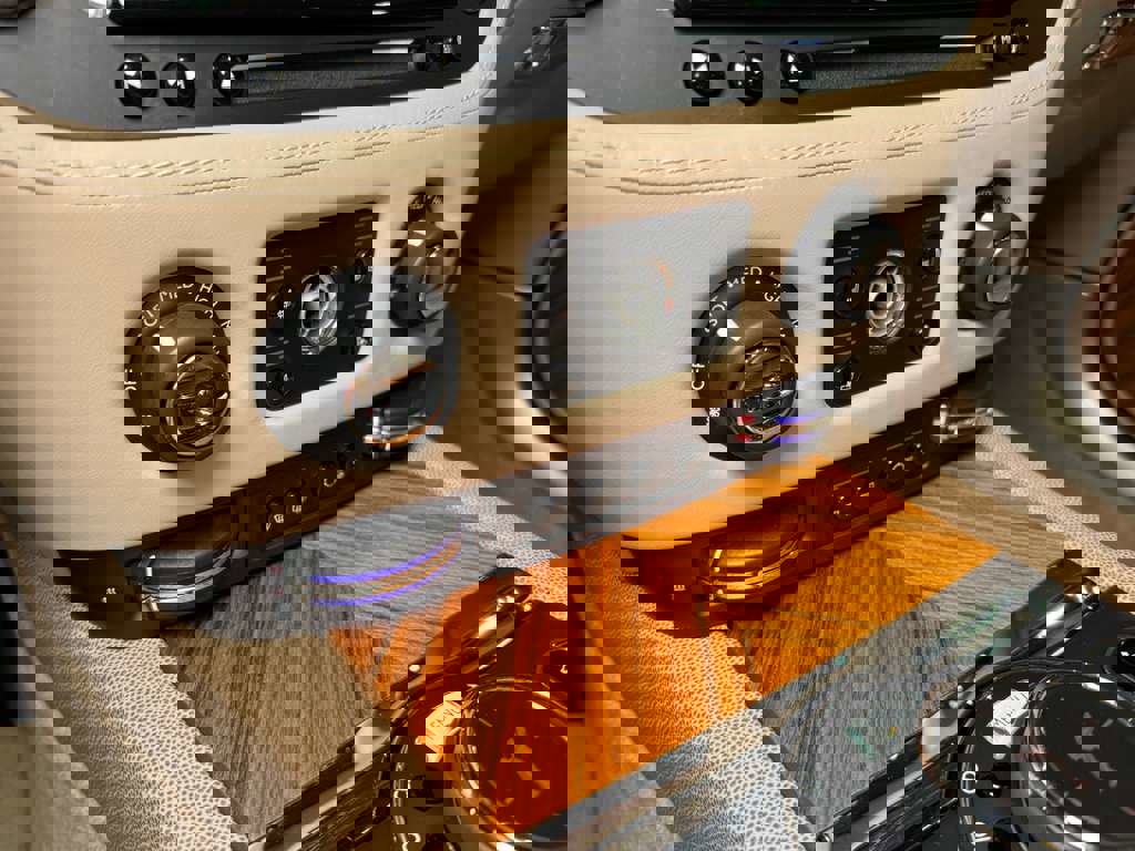 Used 2014 Rolls-Royce Wraith image 22