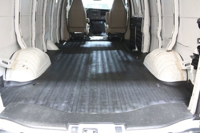 Used 2019 Chevrolet Express 2500 Extended image 16