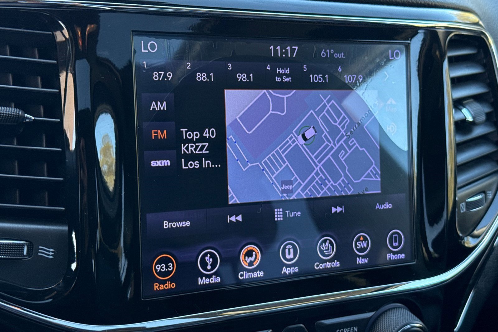 Used 2019 Jeep Grand Cherokee Limited image 23