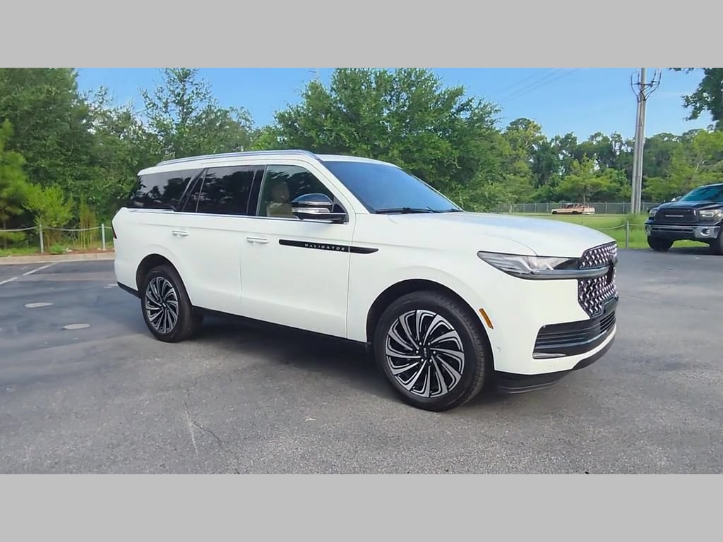 Used 2025 Lincoln Navigator Black Label AWD/4WD image 37