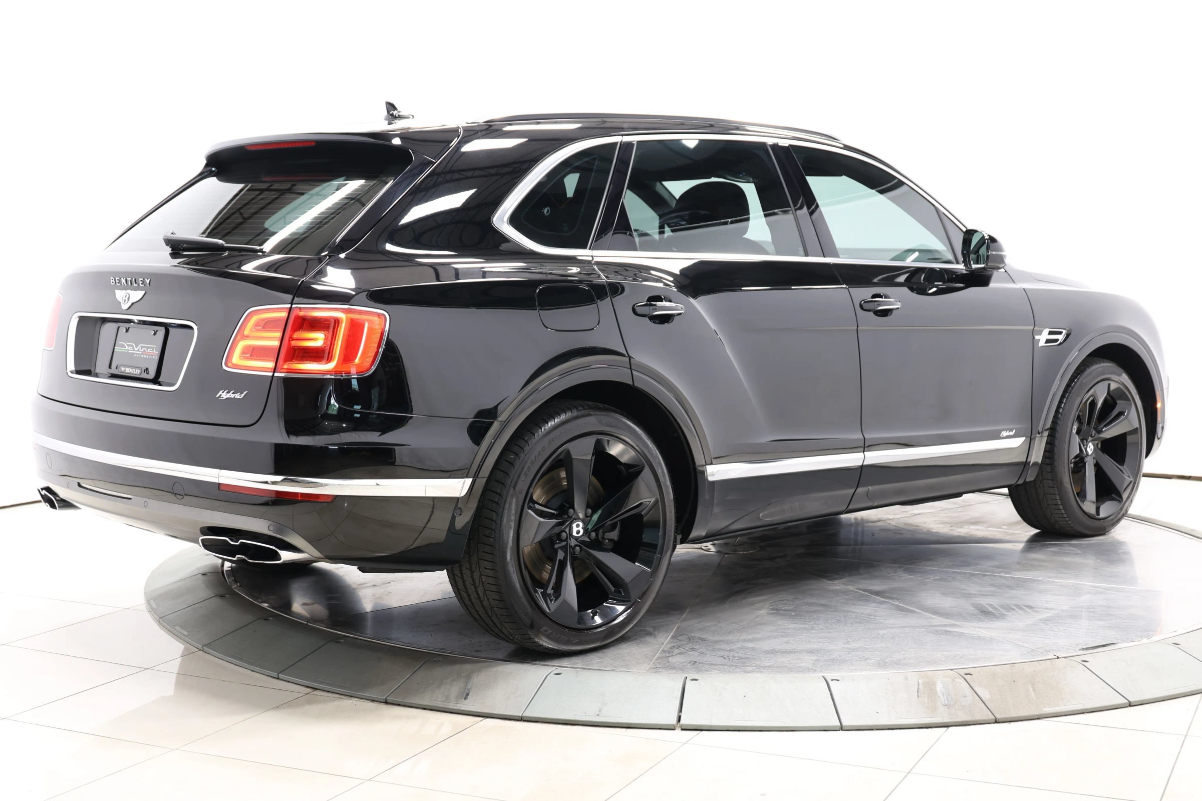 Used 2020 Bentley Bentayga Plug-In Hybrid AWD/4WD image 76