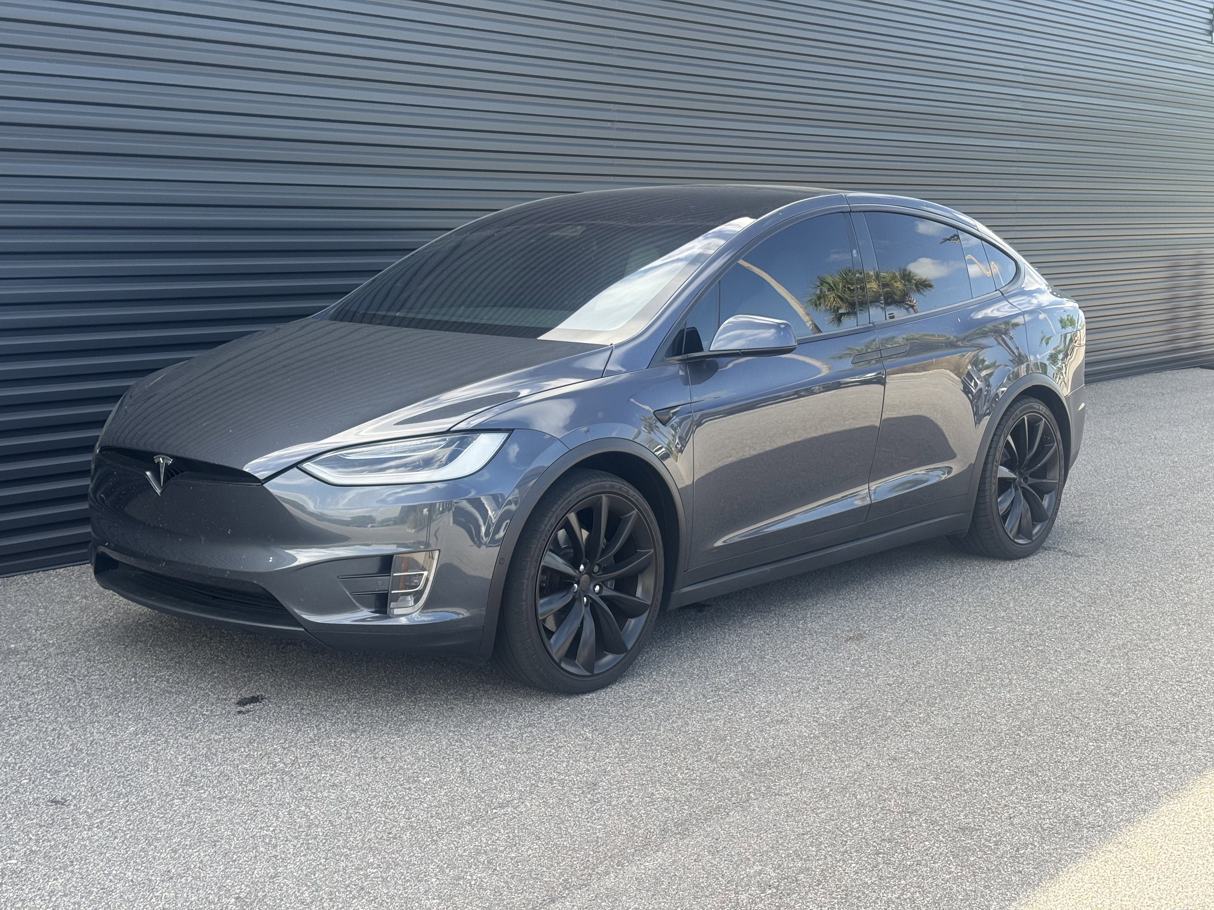 Used 2017 Tesla Model X P100D image 1