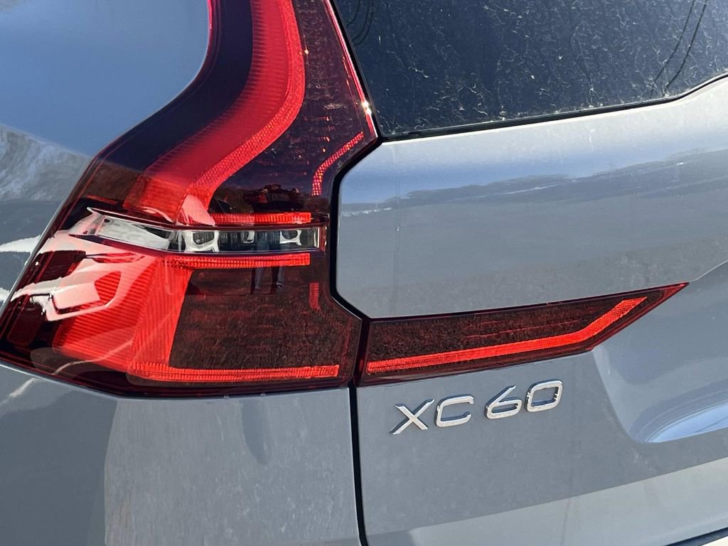 New 2026 Volvo XC60 B5 Core w/ Climate Package image 9