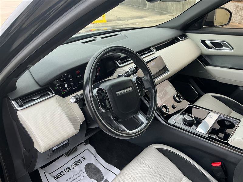 Used 2018 Land Rover Range Rover Velar R-Dynamic SE image 31