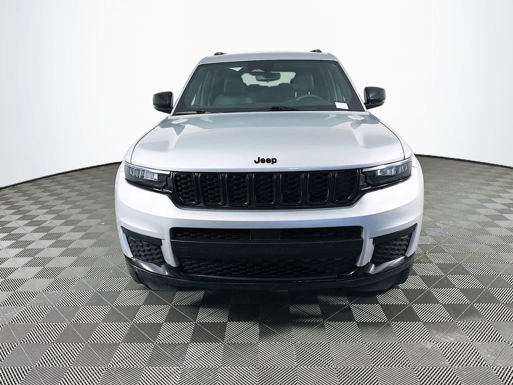 Certified 2023 Jeep Grand Cherokee L Altitude image 4