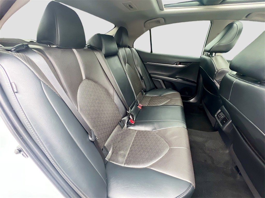 Used 2020 Toyota Camry XSE image 27