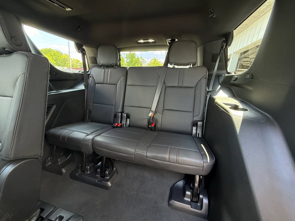 Used 2022 Chevrolet Tahoe RST w/ Luxury Package AWD/4WD image 24
