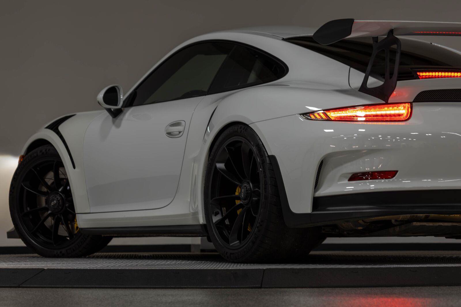Used 2016 Porsche 911 GT3 RS RWD image 39