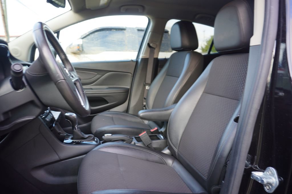 Used 2019 Buick Encore Preferred image 2