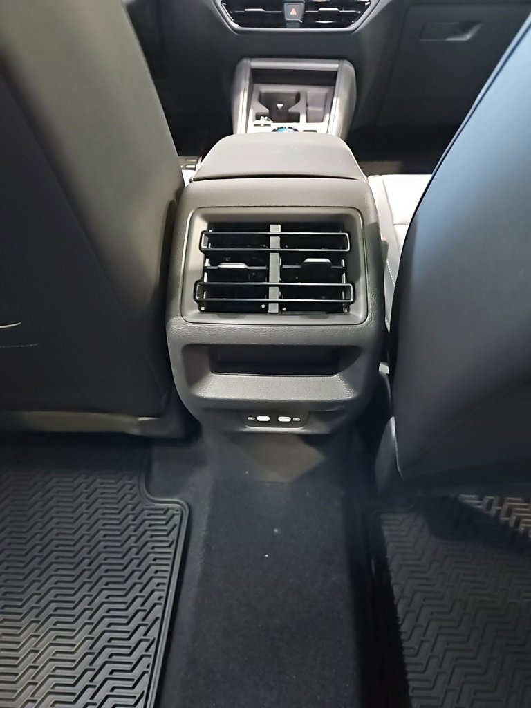 New 2026 Volkswagen Tiguan SE R-Line image 18