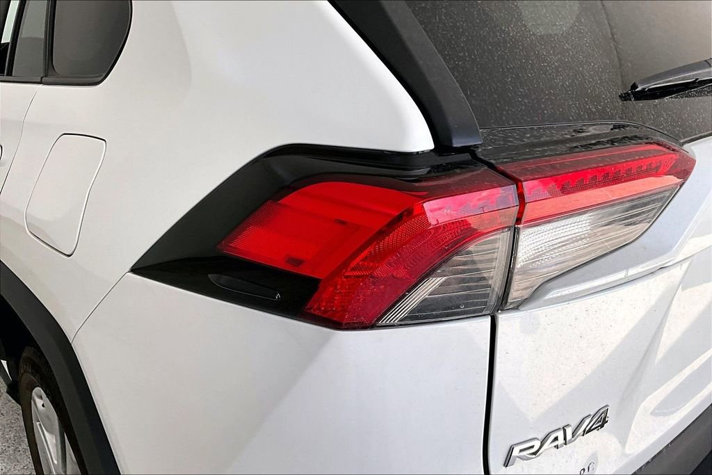 Used 2023 Toyota RAV4 XLE Premium AWD/4WD image 39